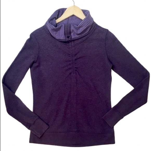 Lululemon "In A Cinch" Reversible Cowl Neck Purple Sweatshirt Size 6 - Picture 3 of 9